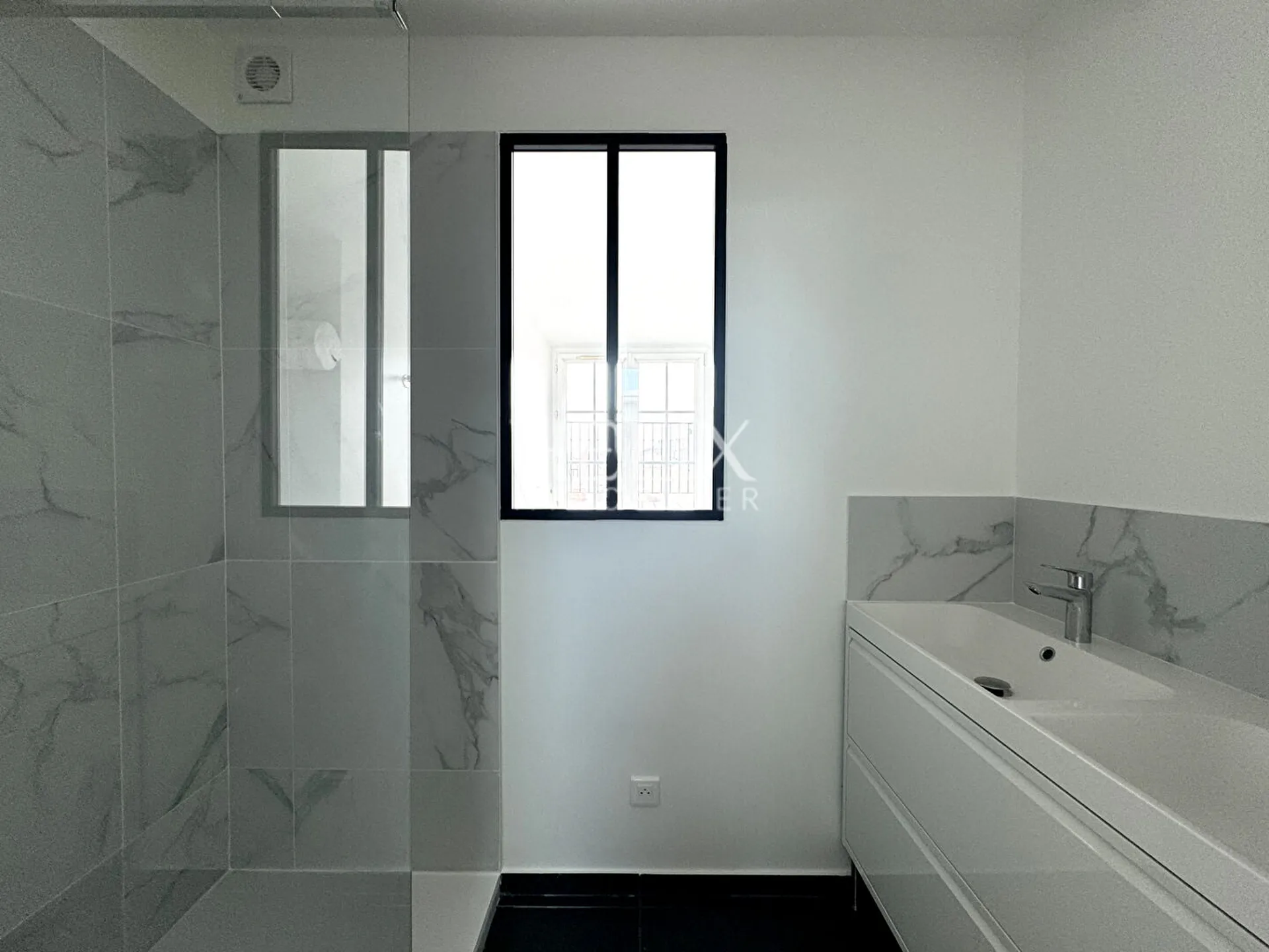 A vendre centre ville à Saint Germain en Laye, exceptionnel appartement agrémenté d'une terrasse 