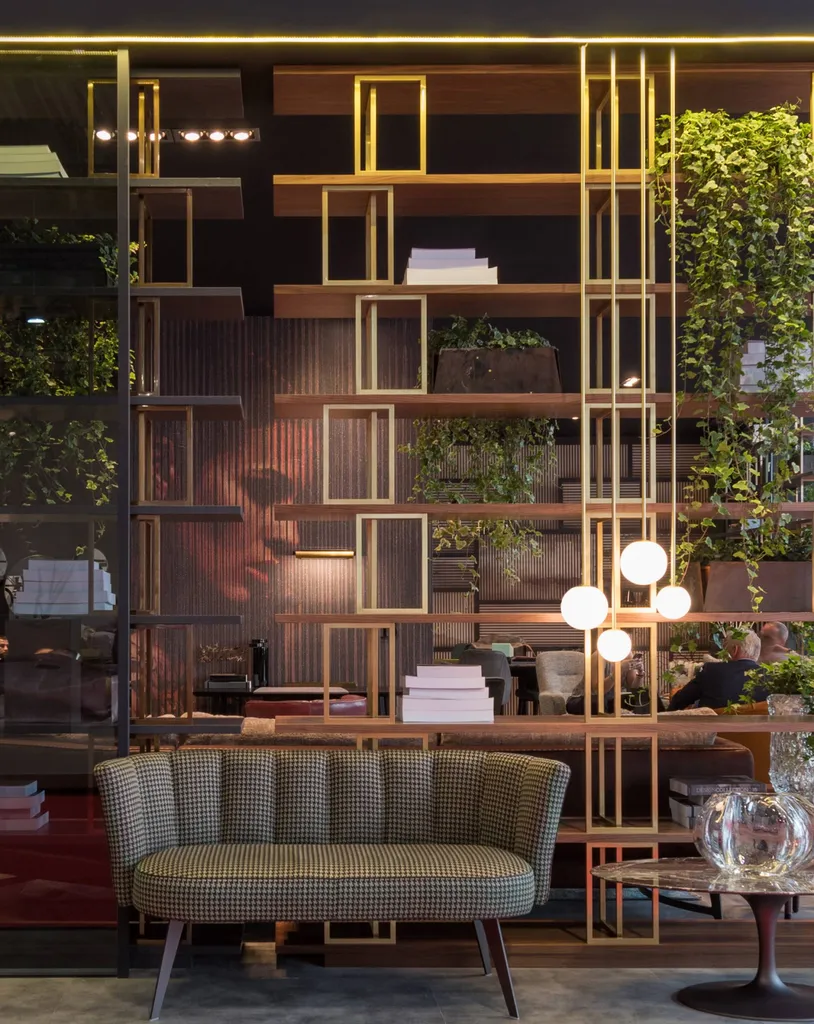 Bibliothèque avec étagères modulables et différentes compositions à hyères près de toulon