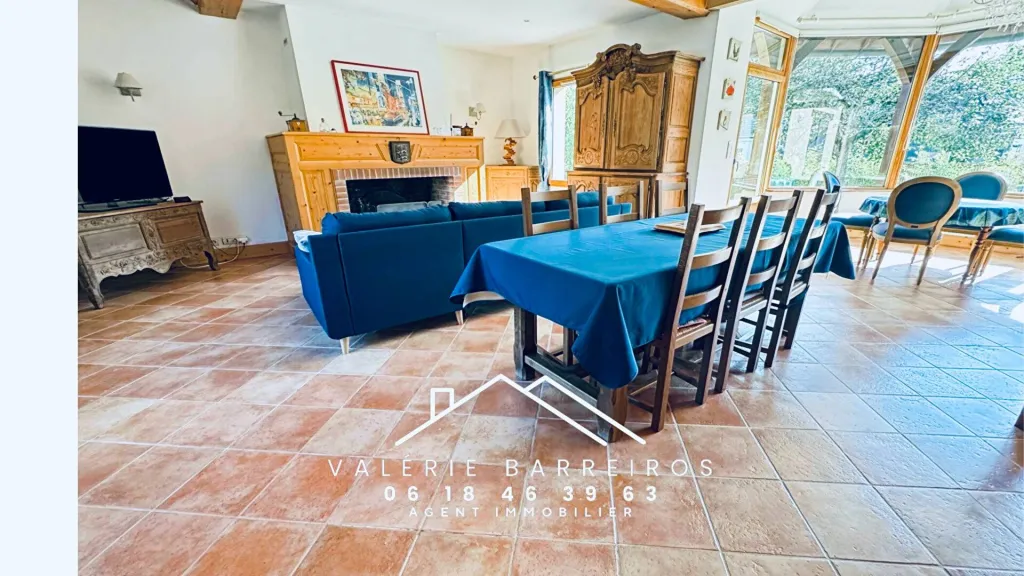 A vendre maison vivable de plain pied de 143 m² habitables édifiée sur 1496 m² de jardin commune de LA SAUSSAYE 27370