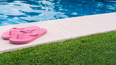 Installer facilement son gazon synthétique