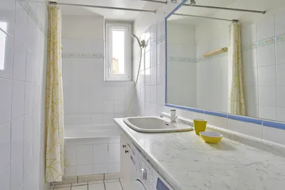 Appartement lumineux dans une rue du Centre-ville de Saint-Germain-en-Laye très recherchée