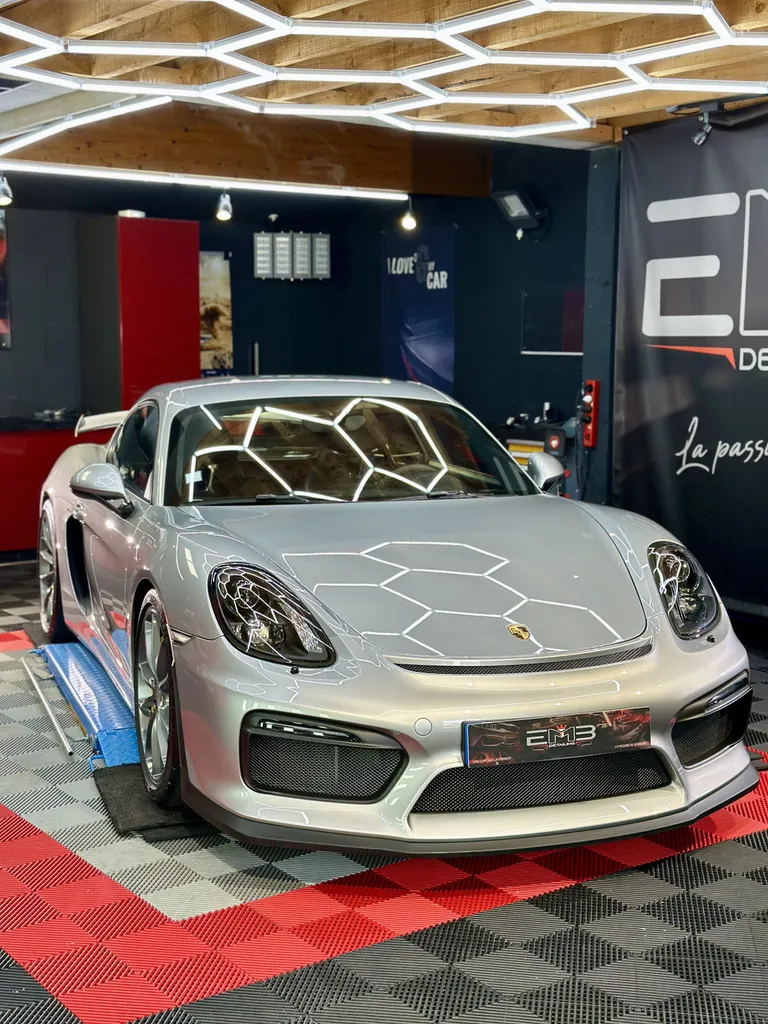Protection carrosserie sur Limonest spécialiste porsche GT4