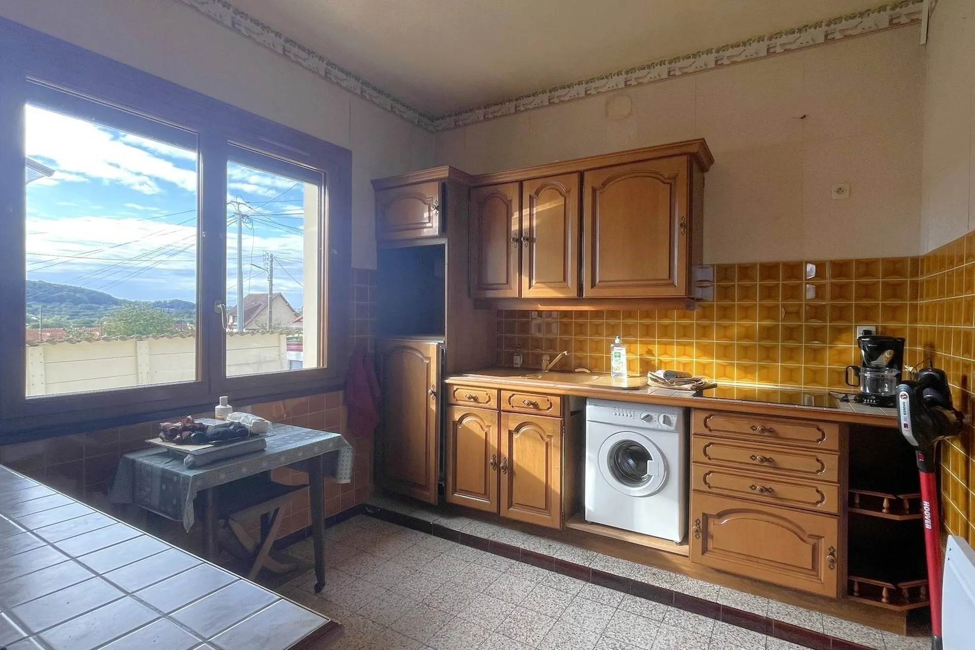 Maison mitoyenne située à Arques-La-Bataille, d’une superficie habitable de 81,24 m², bâtie sur son terrain de 410 m², Seine Maritime, 76