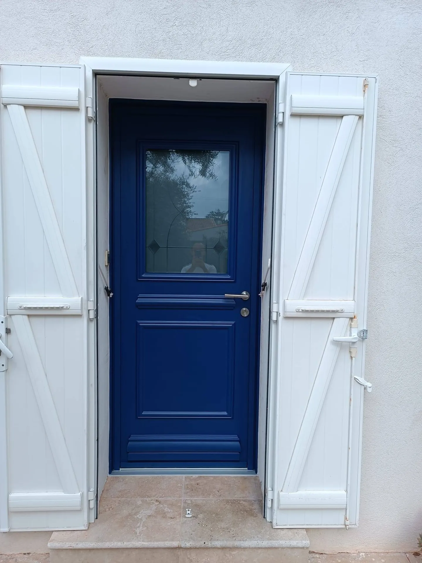 Installation d’une porte d’entrée en aluminium à Marignane