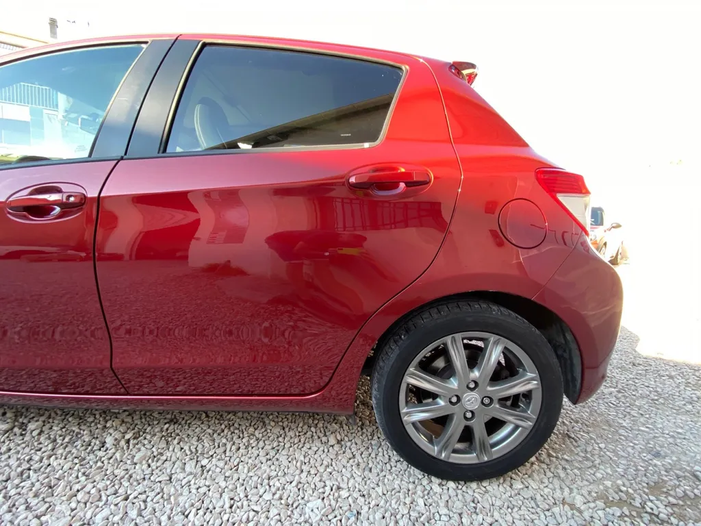 Réparation suite à un accrochage avec remplacement de l’aile arrière de cette Toyota Yaris