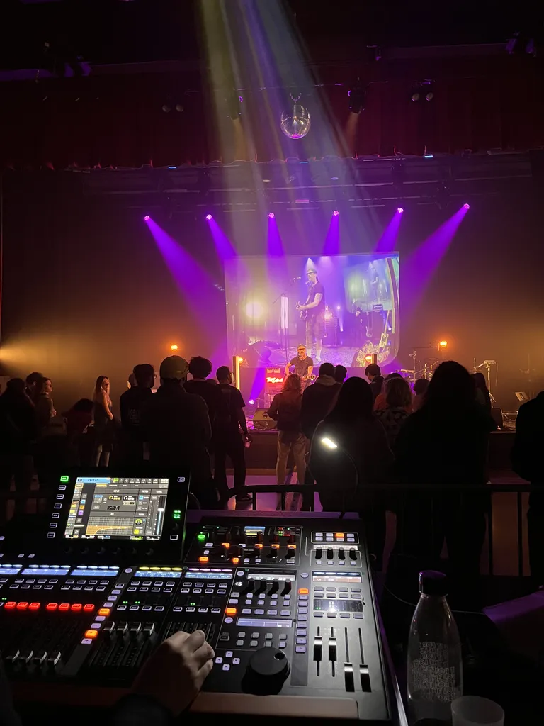 Content Content Festival Edition 2025 une technique de sonorisation et d'éclairage assurée par l'équipe Diskover