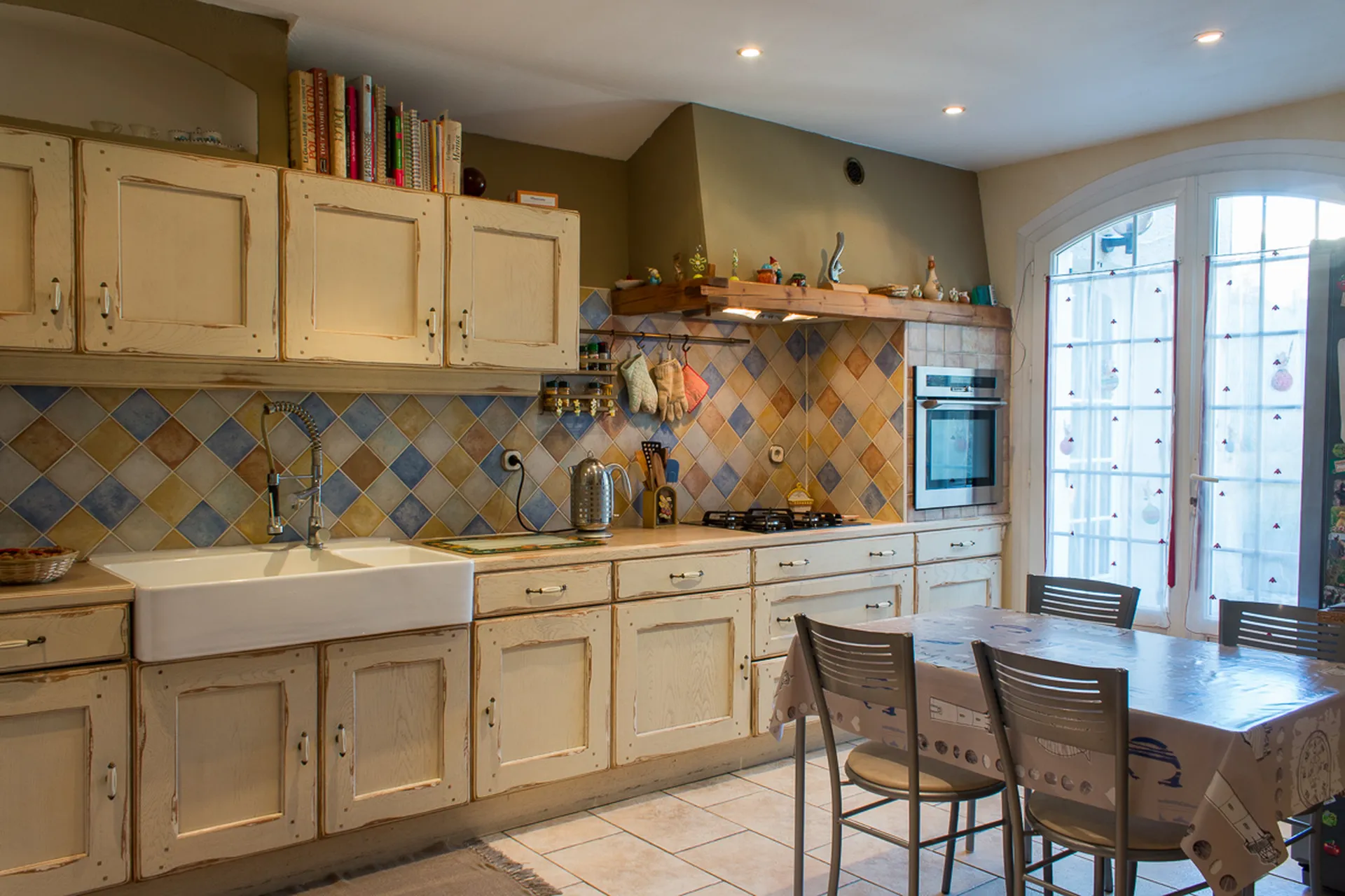  Vente logement en bas de villa 5/6 Roquefort La Bédoule de 143m² habitables avec 600m² de jardin privatif et garage