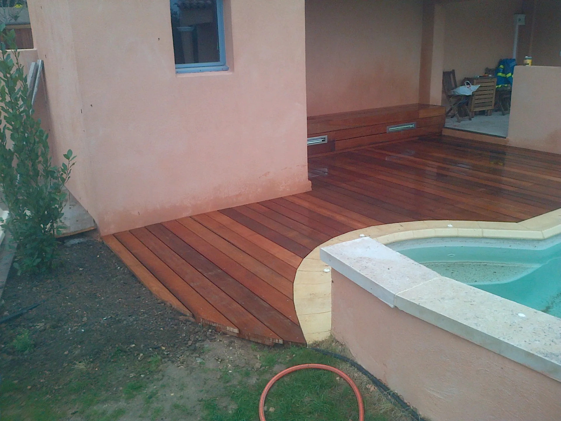 Tour de piscine en bois exotique  Bangkirai dans les bouche du rhone 13