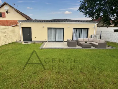A vendre maison contemporaine de plain-pied de 102 m² sur un terrain de 320 m² sur la commune de SAINT AUBIN LES ELBEUF 76410