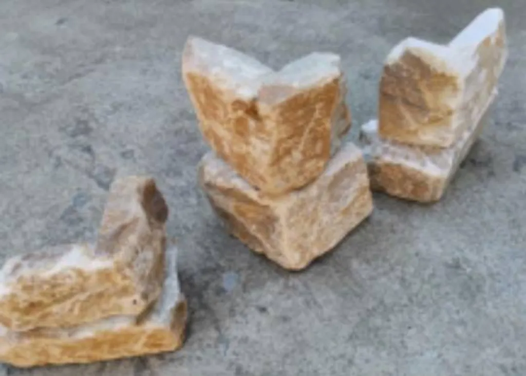 Parement en pierre naturelle Quartzite Dorée Pierre naturelle d'importation 