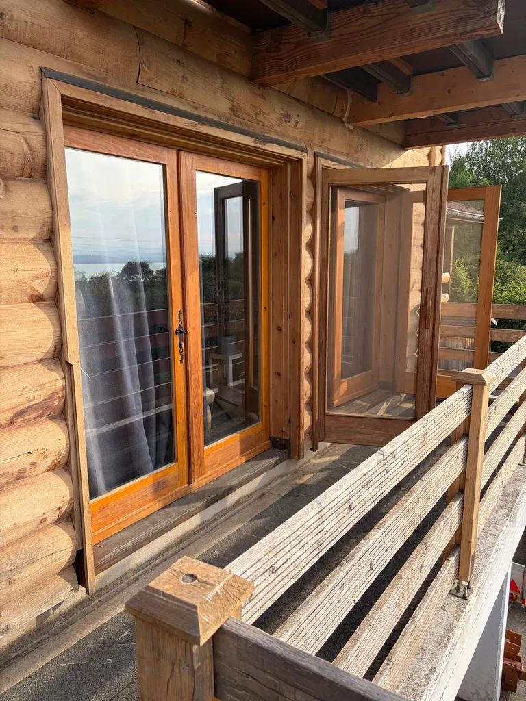 La chaleur derrière vos vitrages ne doit pas être une contrainte. Nous avons la solution adaptée à votre bâtiment.