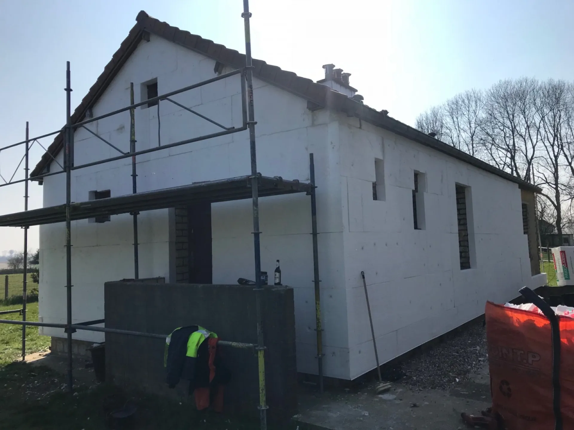 Trouver un expert pour l'isolation par l'extérieure de maison ancienne de campagne proche de Fécamp (76)