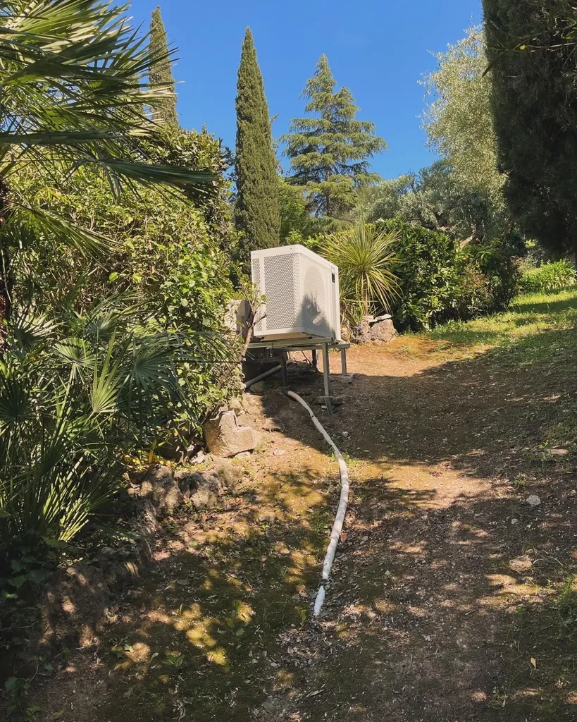 Installation de pompe à chaleur piscine Zodiac à Antibes 06