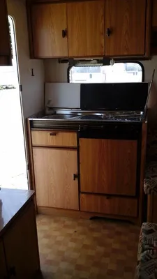 burstner avec cuisine gazinière et frigo trimixte a grans 13450