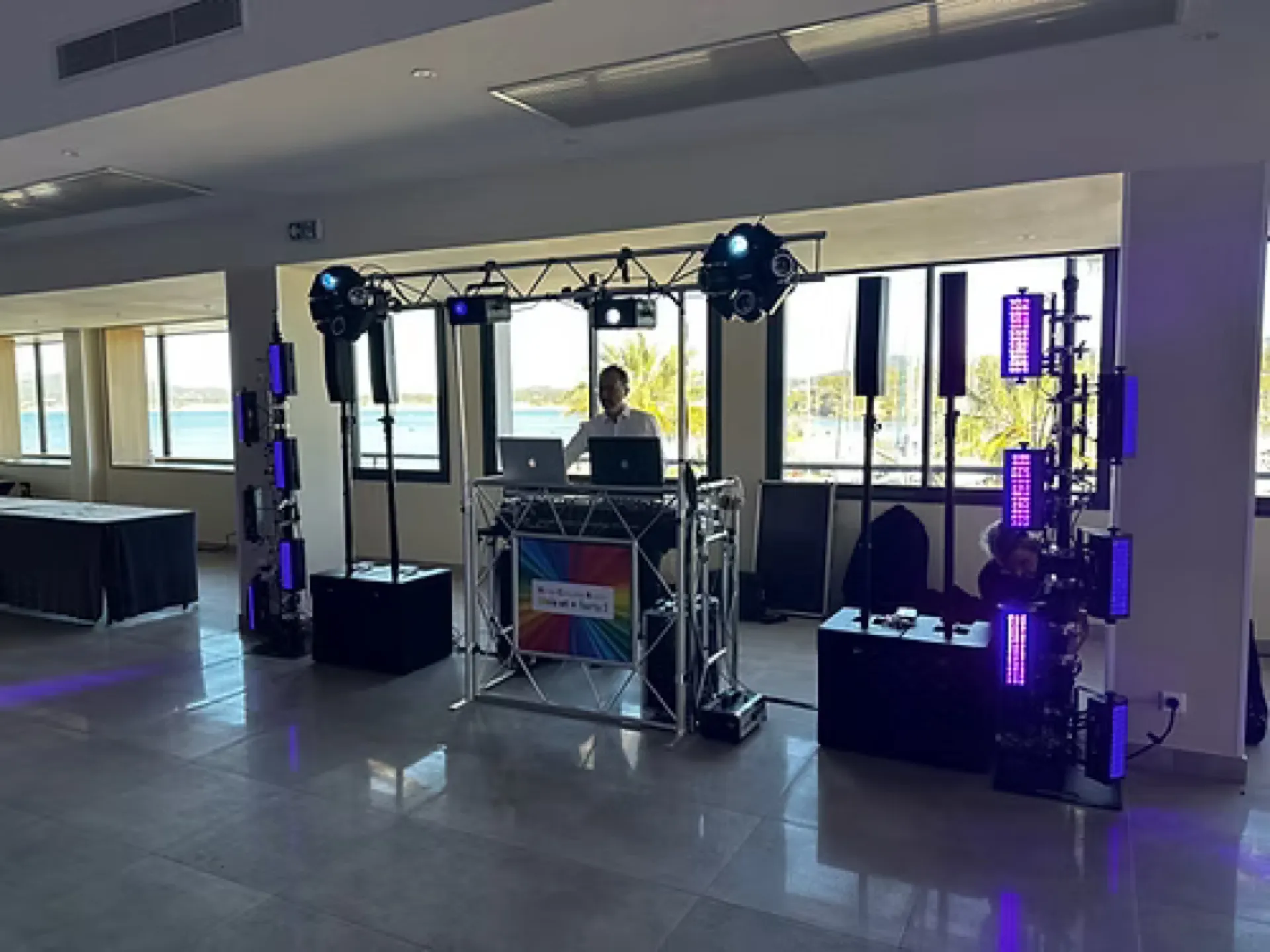 FRONT PERSONNALISE STICKERS PERSONALISE DESK DJ