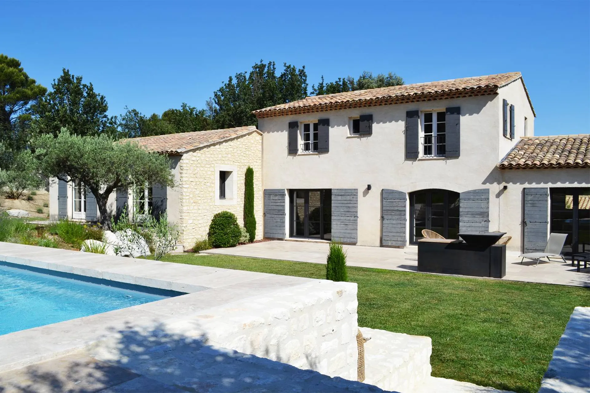 Faire construire une maison individuelle sur mesure et haut de gamme par un architecte que ce soit sur Aubagne ou dans les Bouches du Rhône
