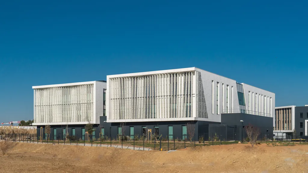 Assistance à maîtrise d'ouvrage pour un bâtiment de bureaux et laboratoires de 9 000 m² à Mauguio dans le 34