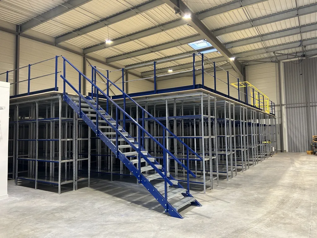 Plateforme sur rayonnage à St Etienne dans la Loire