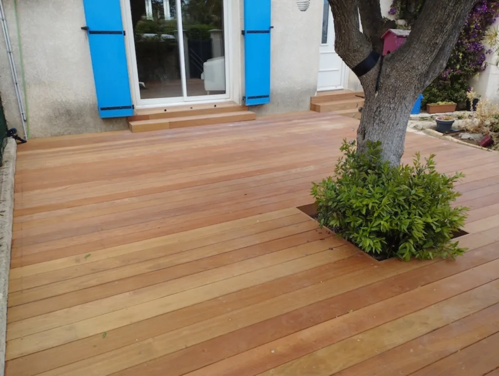 Agrandissement d’une terrasse en bois exotique Jatoba pour un espace extérieur transformé et chaleureux  à Frontignan proche de Sète