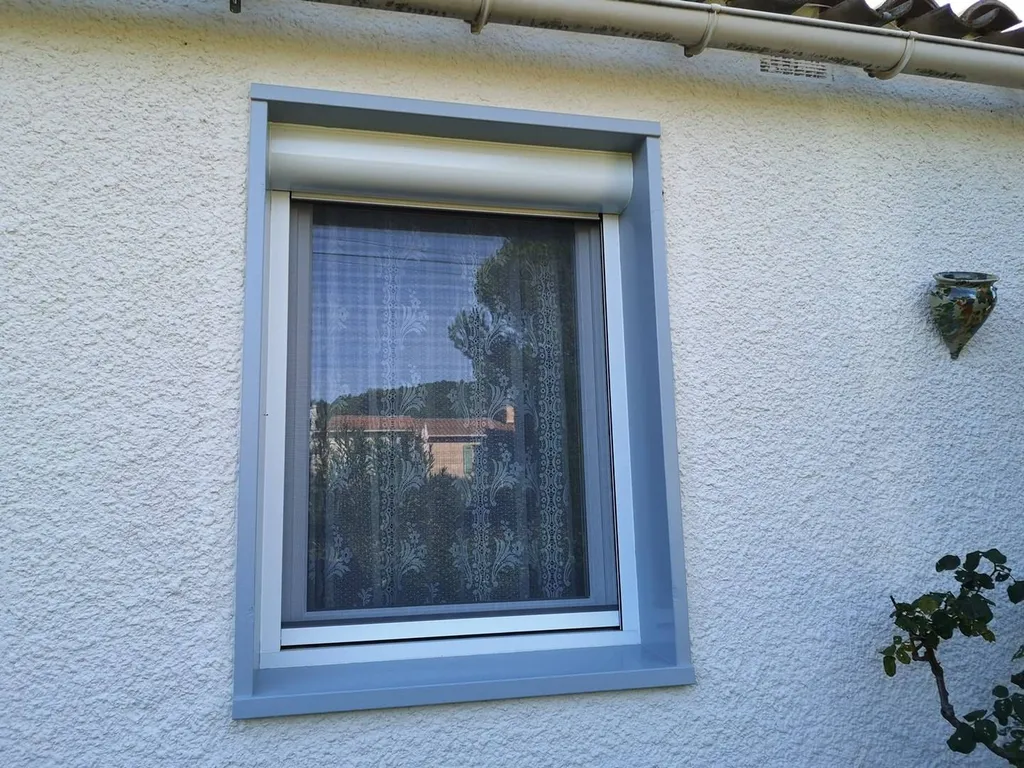 Volet roulant électrique en aluminium à Gargas (84)