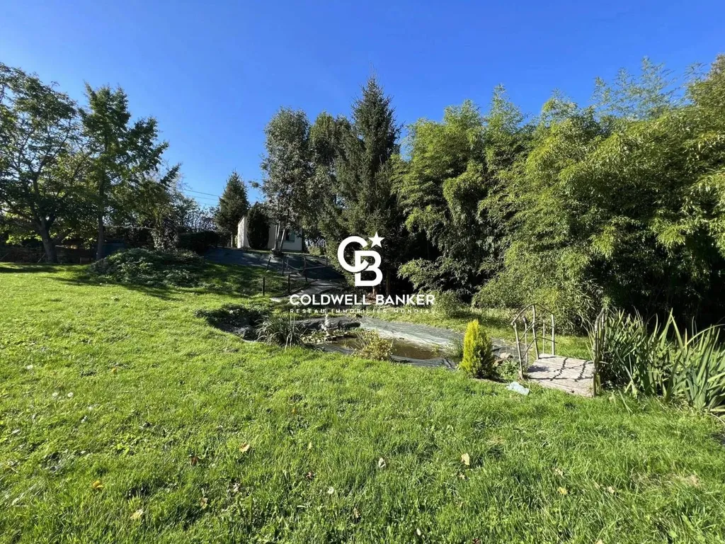 maison de campagne avec rivière et grand terrain