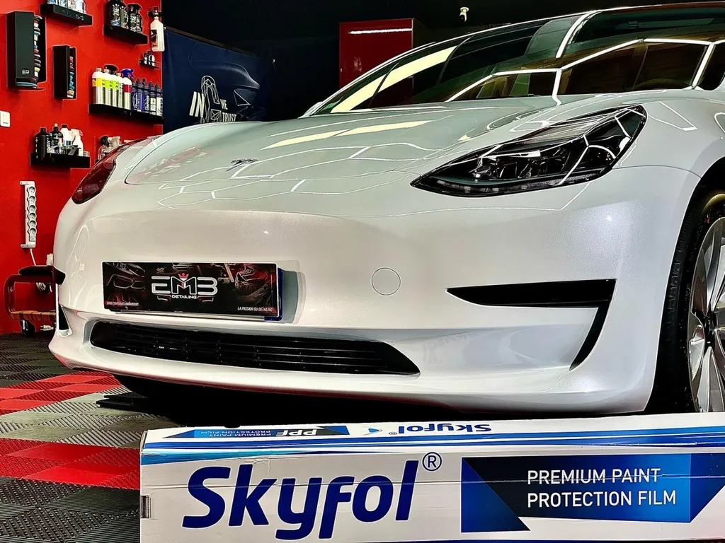 Protection carrosserie film PPF Lyon et traitement céramique tesla modèle 3 