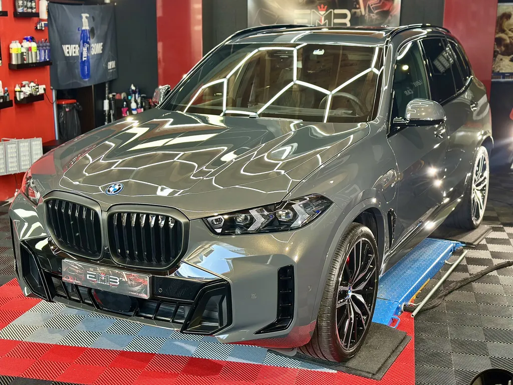 Detailing automobile bmw X5 Traitement céramique 