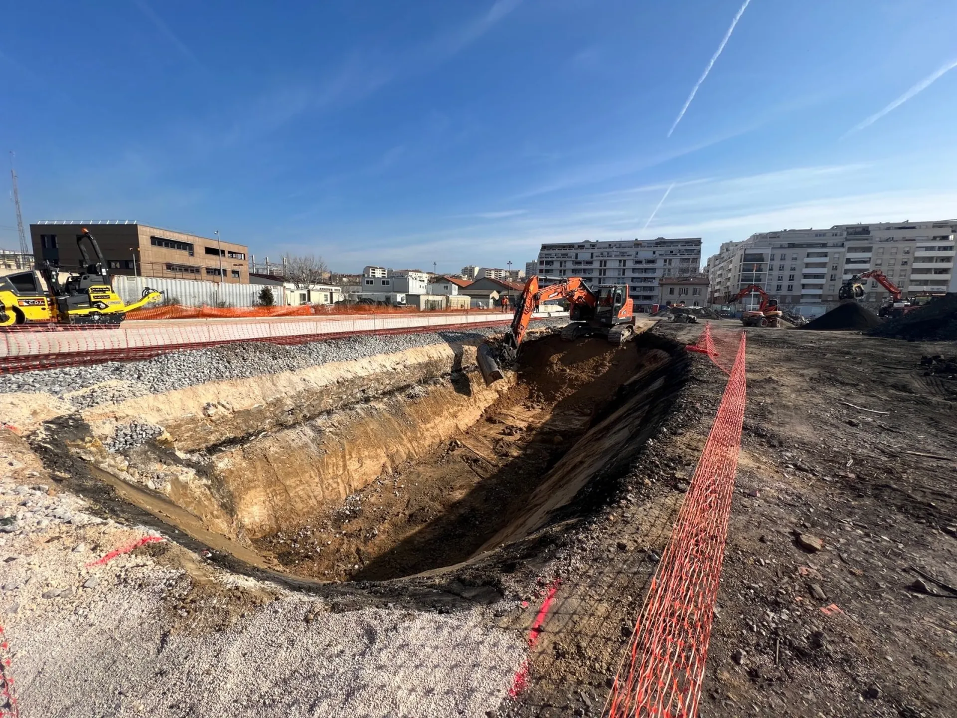 Location engins TP GIES avec chauffeur