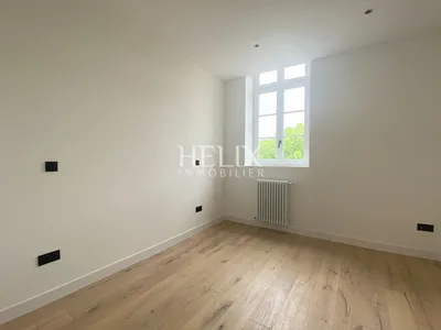 A vendre maison 204,10 M2  jardin et terrasse à Saint-Germain-en-Laye , RER A 10 mn.
