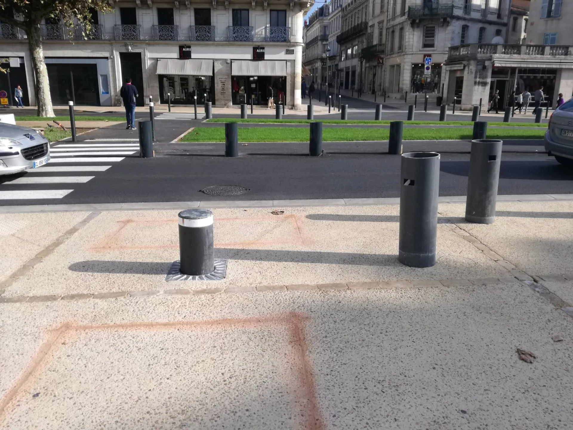 Borne de protection sécurité anti-bélier pour VRD à Périgueux