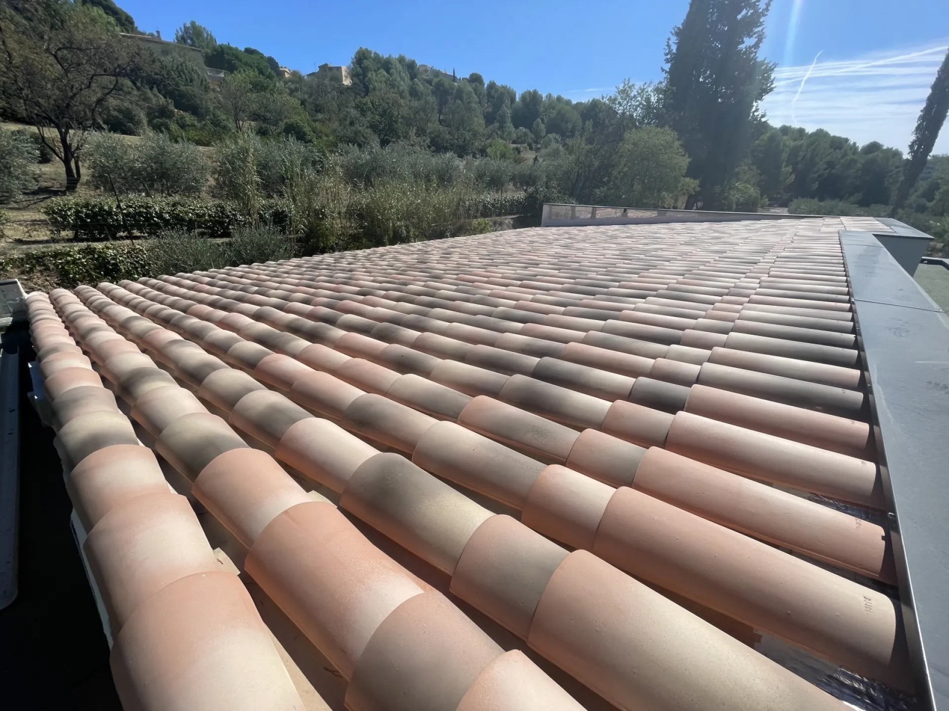 Pose de tuiles Canal Silvacane sur des Plaques sous toiture sur Martigues