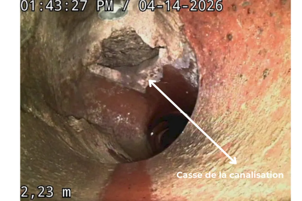constat de la casse à l'intérieur de la canalisation 