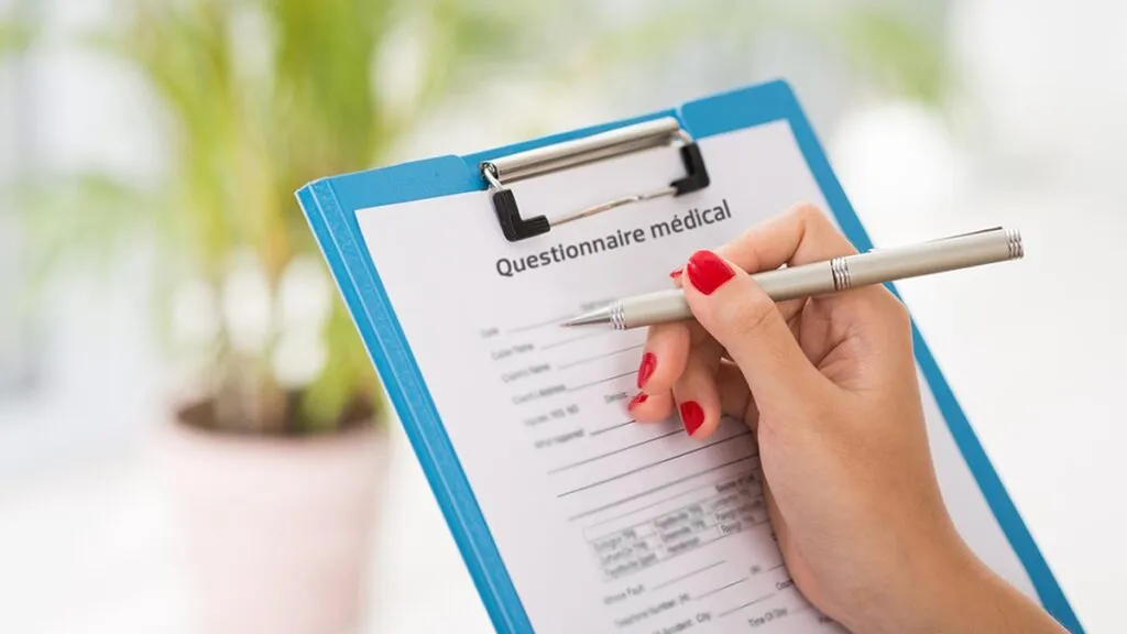 Questionnaire médical de prévoyance rempli par un dirigeant à Strasbourg — contrats avec ou sans sélection médicale dans le Bas-Rhin