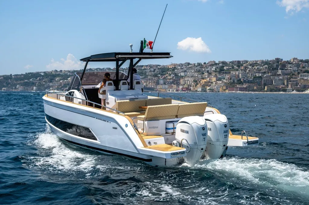 Vedette habitable 2 cabines Salpa à Bandol