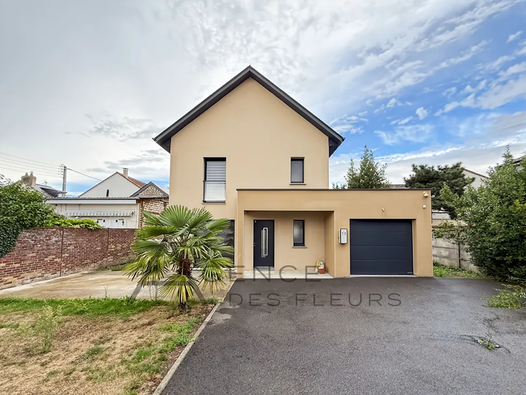 À vendre, jolie maison de 120m² édifiée sur un terrain de 541m² située à CAUDEBEC-LES-ELBEUF 76320