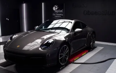 Porsche 992 pose de film de protection Xpel transparent