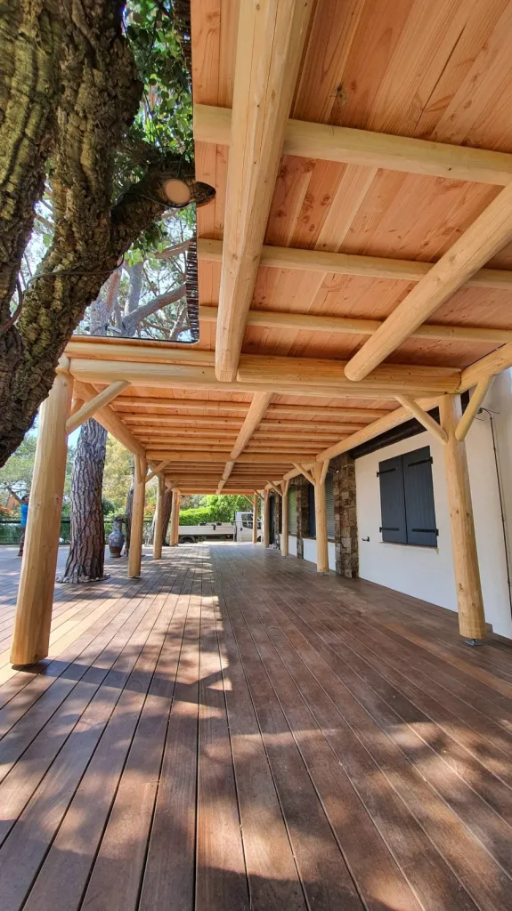 Fabrication Pergola bois rond 13x4m ST MAXIMIN LA SAINTE BAUME VAR