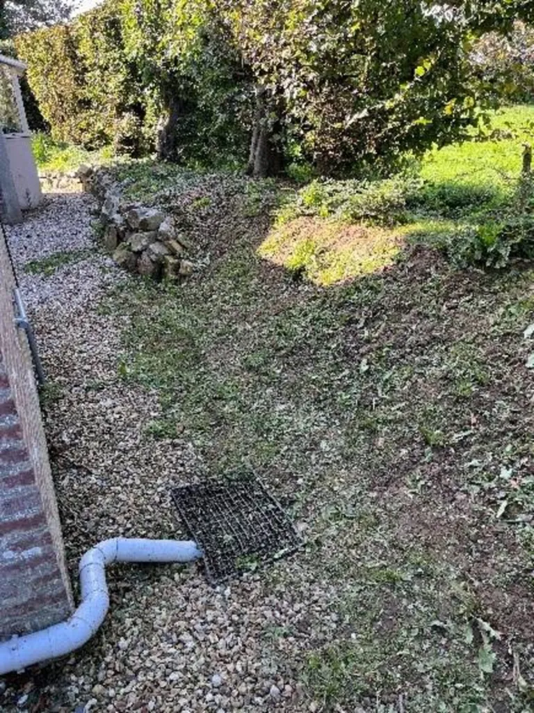 Aménagement d’un enrochement en pierre à gabion, ouverture dans talus pour passage et pose de portillon plus clôture sur Fécamp 76