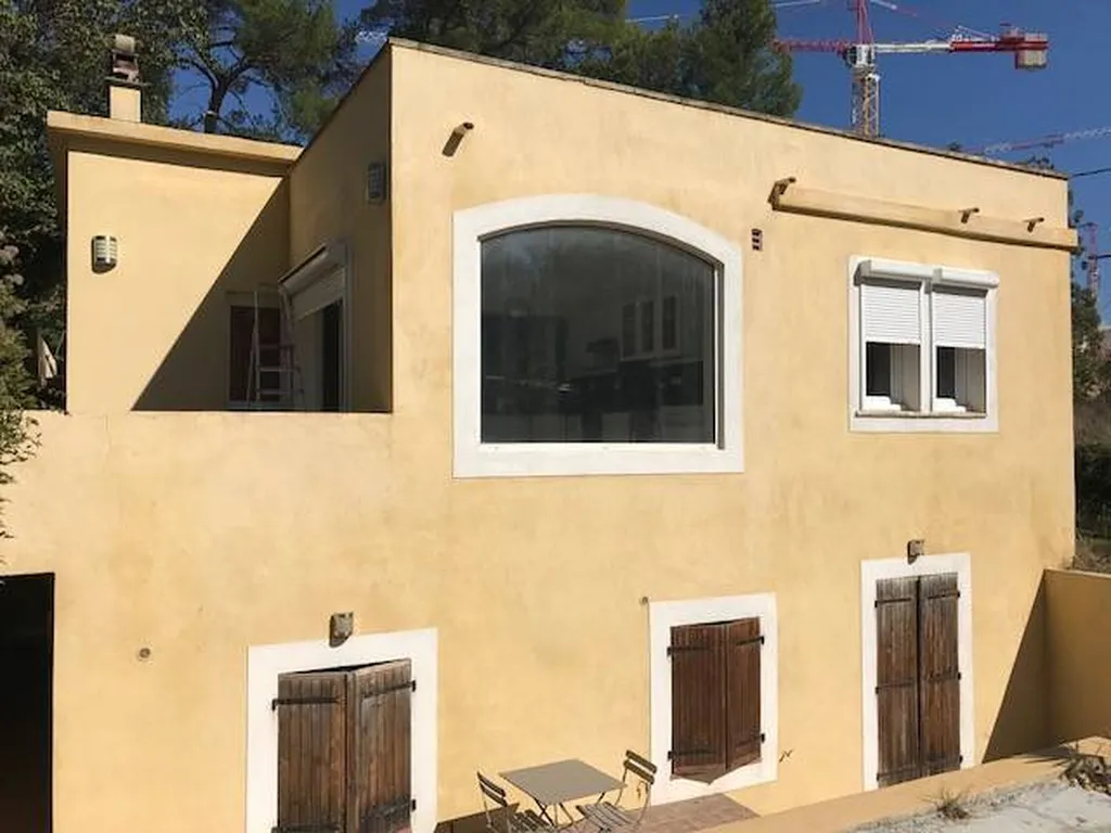 Maison avec volets à LUYNES près d'Aix-en-Provence