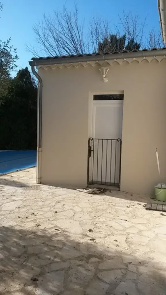 Pose de porte de service a Vaison la romaine 