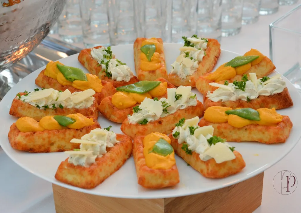 Mini Gaufrettes à l'emmental et houmous de patate douce