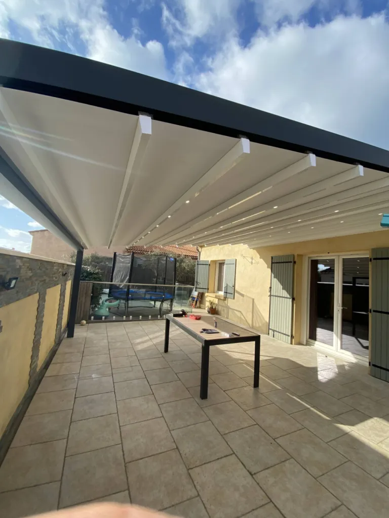 pergola à toile rétractable étanche sur mesure aix en provence