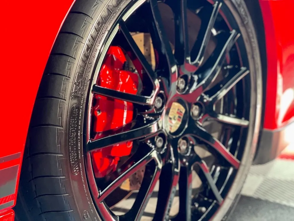 Traitement céramique Porsche Boxster Spyder la tour de salvagny 