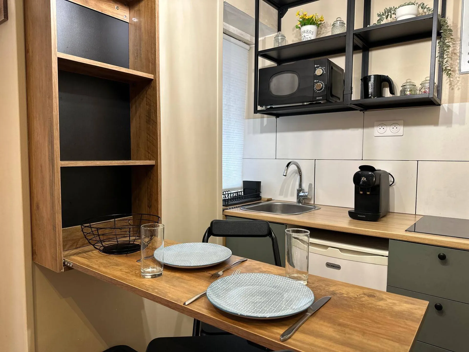 À vendre : studio tout équipé et meublé, idéal pour pied-à-terre près de la mer à Dieppe.