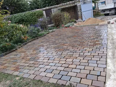 Création d'une allée en pavage Kandla à Boi le Roi
