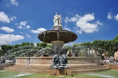 Réserver votre chauffeur privé haut de gamme où votre Taxi privé depuis ou vers la Ville d'Aix- en-Provence