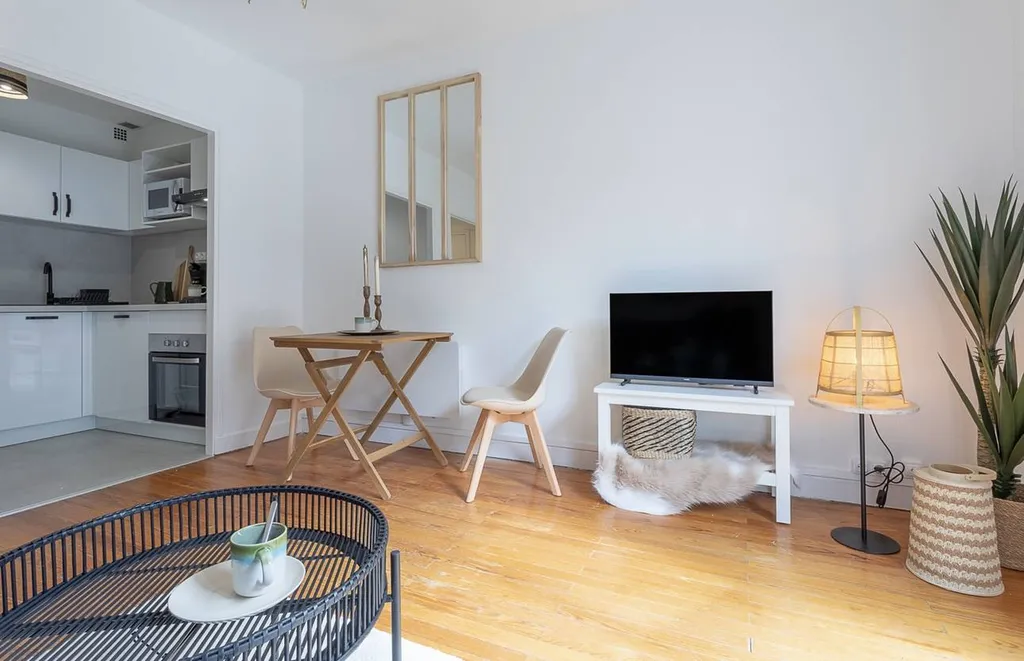Superbe studio meublé avec balcon proche du Jardin du Grand Rond  