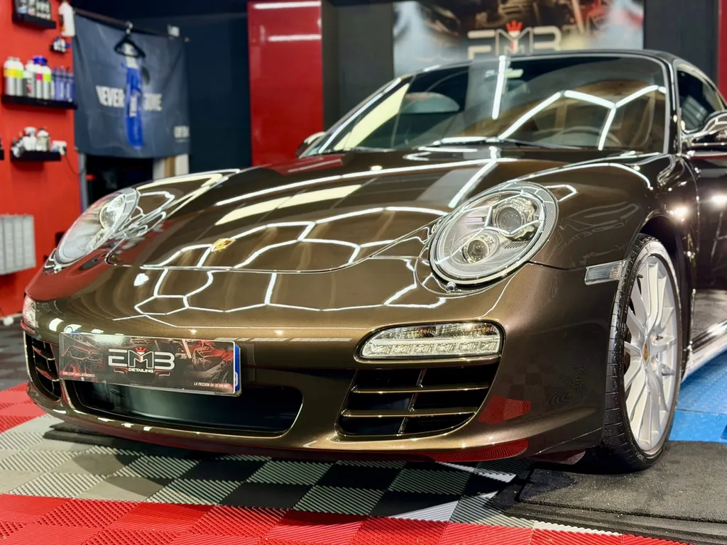 Traitement céramique Porsche 997 Cabriolet à Vaugneray – Detailing haut de gamme pour passionnés Porsche près de Lyon