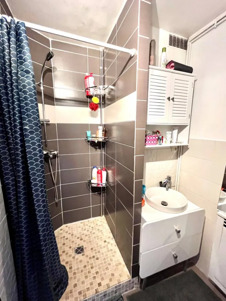salle de douche agréable