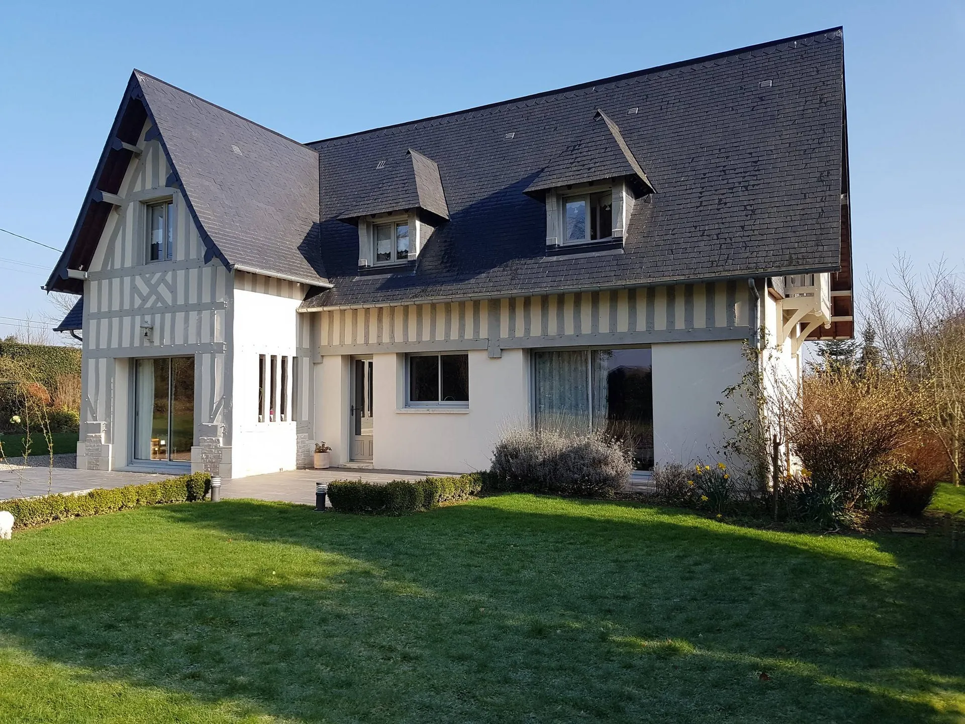 A vendre maison normande récente 4 chambres proche Lisieux et Pont-L'Eveque